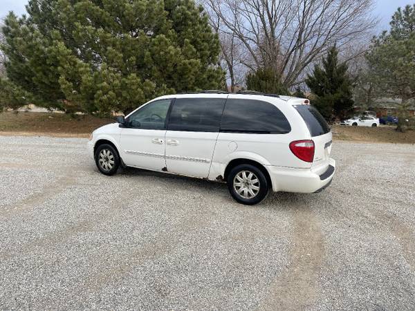 2005 Chrysler Town Country Touring - - by dealer for sale in Wichita, KS – photo 5