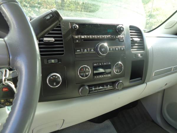 2012 Chevrolet Silverado 2500HD LTZ Crew Cab Short Bed 4x4 6.0 Gas for sale in Waynesboro, PA – photo 17