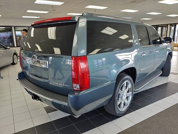 2010 Cadillac Escalade ESV 4d SUV AWD Luxury - - by for sale in Louisville, KY – photo 10