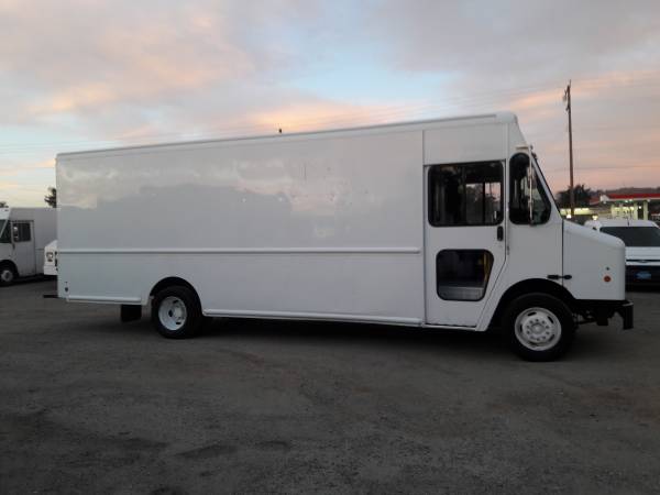 2015 FORD F59 20 FEET STEPVAN WITH FEDEX SHELVING LOW MILES for sale in San Jose, CA – photo 8