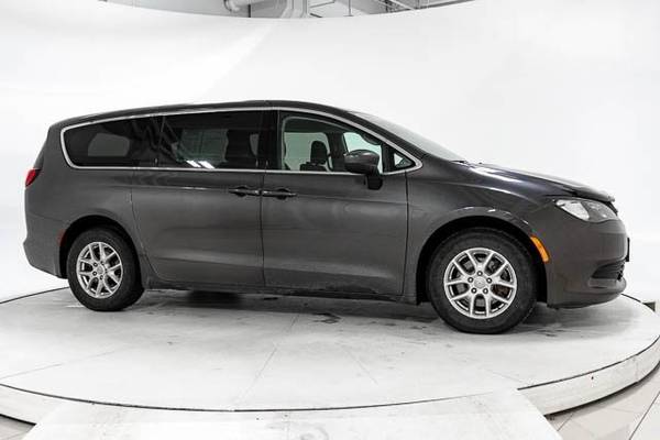 2017 Chrysler Pacifica LX 4dr Wagon Granite Cr for sale in Richfield, MN – photo 22