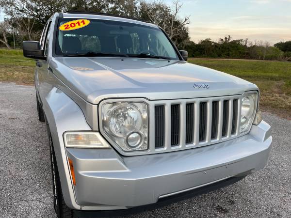 2011 Jeep Liberty 4X4 SKY TOP - - by dealer for sale in Orlando, FL