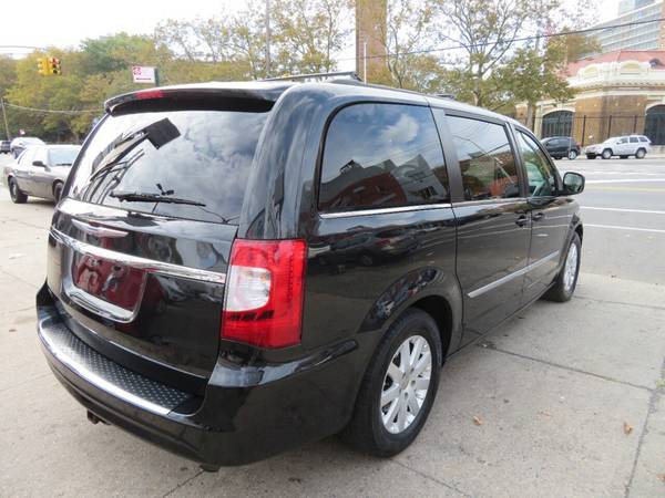 2015 Chrysler Town and Country Touring Minivan No Accidents! Runs for sale in Brooklyn, NY – photo 3