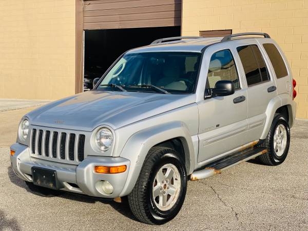Jeep Liberty 2003 4x4 LOW MILES 112k - - by dealer for sale in Kansas City, MO