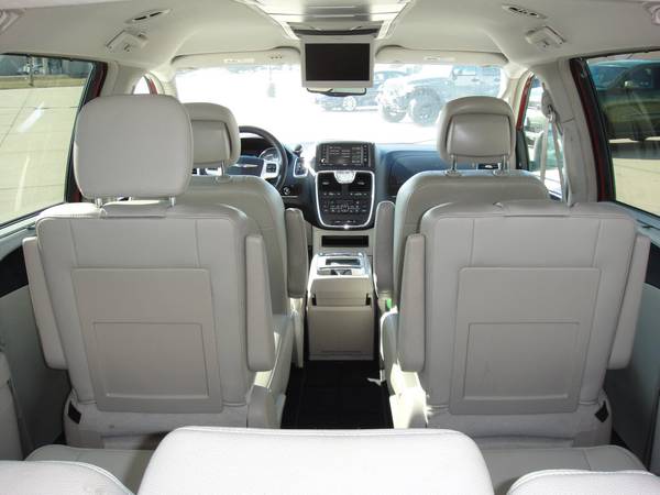 2014 Chrysler Town & Country Touring-L - - by dealer for sale in Glen Carbon, MO – photo 21