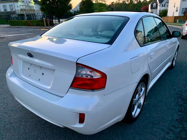 2008 Subaru Legacy 2.5i limited with 147k Clean Record and clean title for sale in MANASSAS, District Of Columbia – photo 6