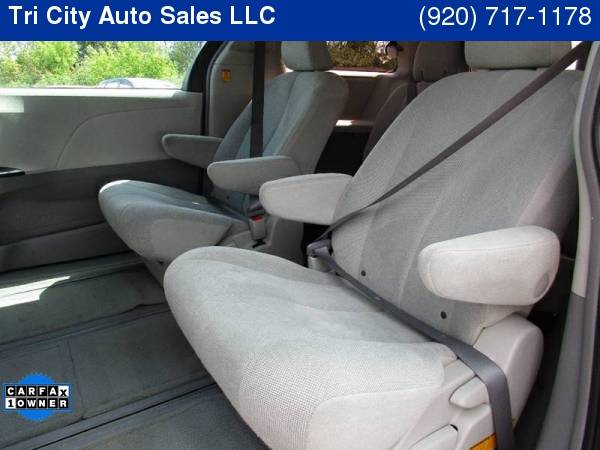 2011 Toyota Sienna Base 7 Passenger 4dr Mini Van l4 Family owned... for sale in MENASHA, WI – photo 18