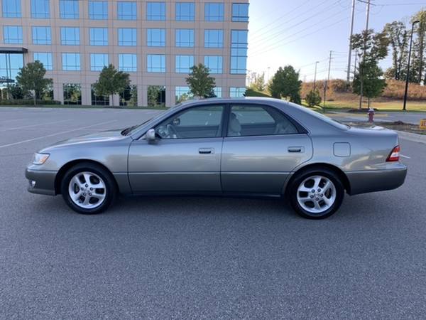 2000 Lexus Es300 - Single Owner - 37k miles only for sale in Oxon Hill, District Of Columbia – photo 3