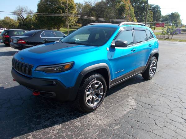 2021 Jeep Cherokee Trailhawk - - by dealer - vehicle for sale in Columbia, KY – photo 2