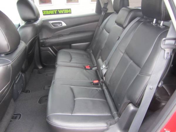 2014 Nissan Pathfinder SL 4x4 LOADED! WARRANTY! Third Row! for sale in Cadillac, MI – photo 17