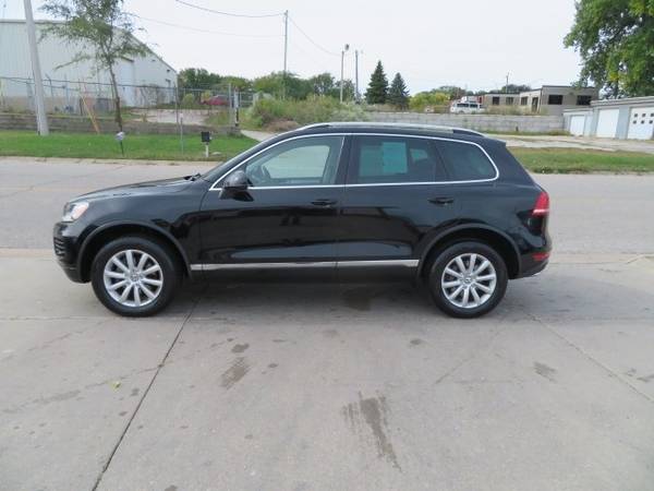 2012 Volkswagen Touareg 4dr TDI Exec 112, 000 miles 15, 900 - cars & for sale in Waterloo, IA – photo 3