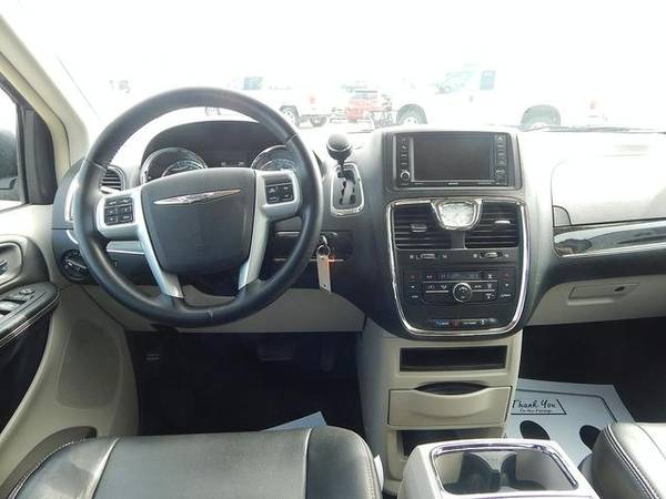 2014 Chrysler Town & Country Touring - - by dealer for sale in Johnston, IA – photo 14