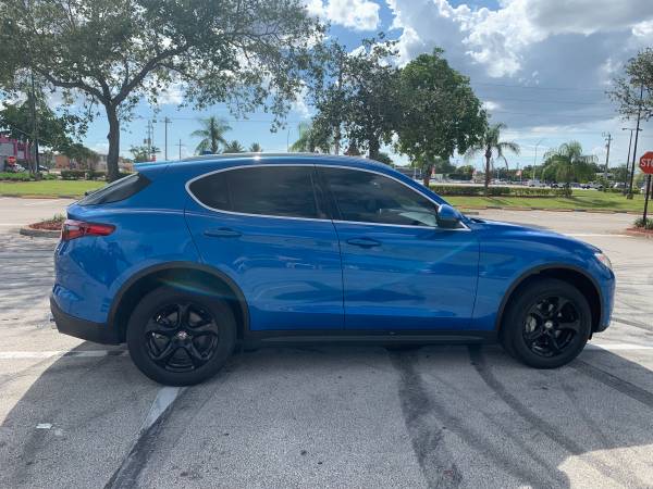 2020 alfa romeo stelvio 15k Maserati levante 2019 2021 (clean title) for sale in Miami, FL – photo 2
