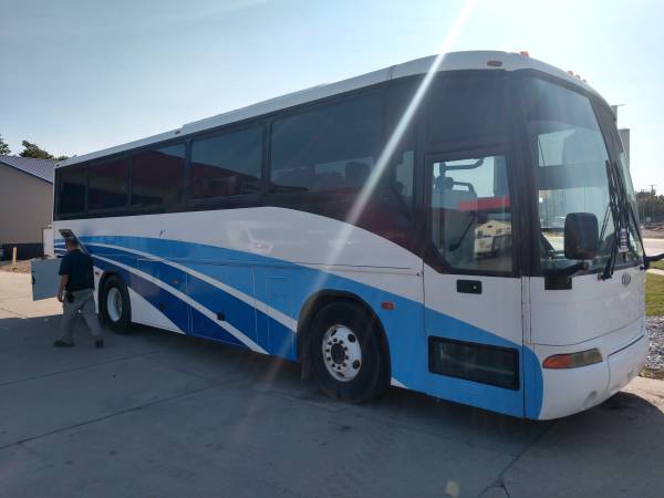 2002 MCI 34 passenger bus for sale in Waverly, NE – photo 6
