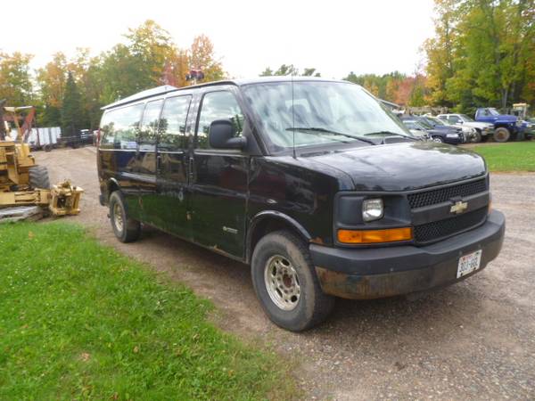 2006 CHEVORLET EXPRESS 3500 VAN 14 PASSENGER GM GMC 167,000 MILES 6.0 for sale in Westboro, WI – photo 4