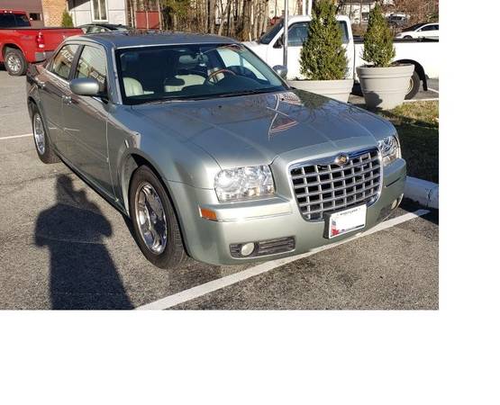 2005 Chrysler 300 - cars & trucks - by owner - vehicle automotive sale for sale in Waldorf, MD – photo 6
