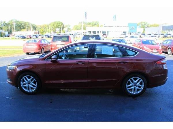 2014 Ford Fusion sedan SE - Ford Ruby Red Metallic Tinted Clearcoat for sale in Green Bay, WI – photo 7