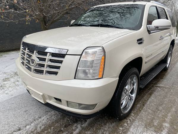 2007 Cadillac Escalade All-Wheel-Drive - - by dealer for sale in Wixom, MI – photo 2