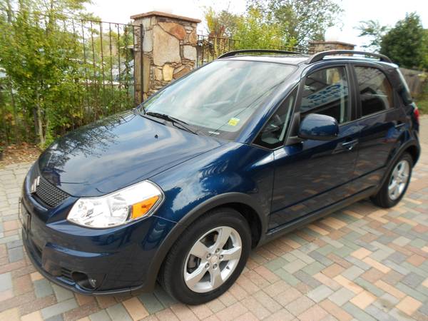 2011 SUZUKI SX4 28,000 MILES 1 OWNER! AWD! 30 MPG! WE FINANCE! for sale in Farmingdale, NY
