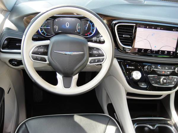 2021 Chrysler Pacifica Hybrid Limited - - by dealer for sale in Glen Carbon, MO – photo 3
