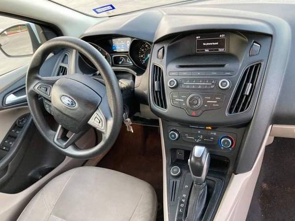 2015 white Ford Focus SE 4 door 1.8 liter automatic - cars & trucks... for sale in Arlington, TX – photo 6