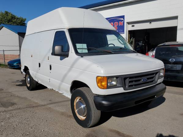 2006 Ford Econoline E-350 Super Duty - - by dealer for sale in Ankeny, IA – photo 2