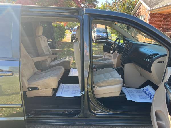 2016 dodge grand van SXT - - by dealer - vehicle for sale in Louisville, KY – photo 14