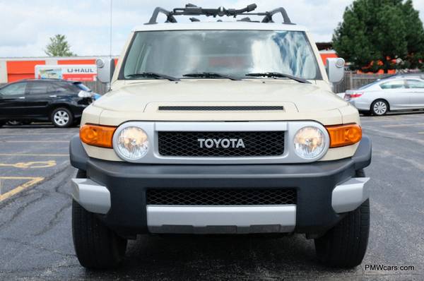 2009 Toyota FJ Cruiser 93K Miles! CERTIFIED! CLEAN CARFAX! WE FINANCE! for sale in Naperville, IL – photo 9