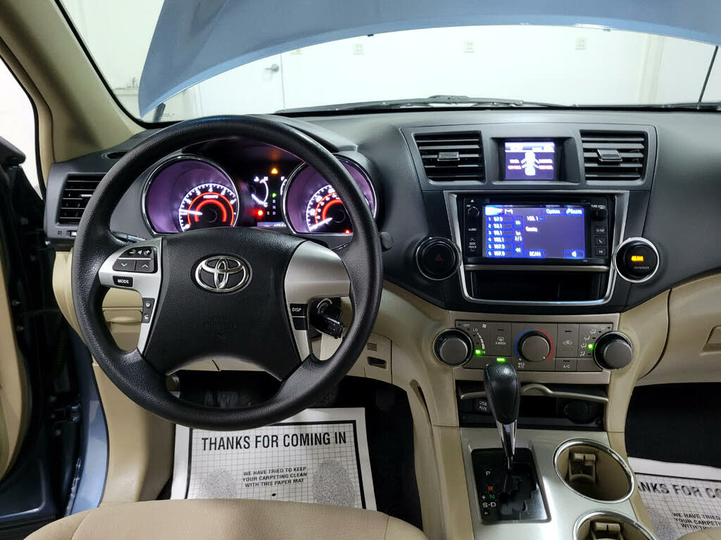 2013 Toyota Highlander Plus FWD for sale in WAUKEGAN, IL – photo 10