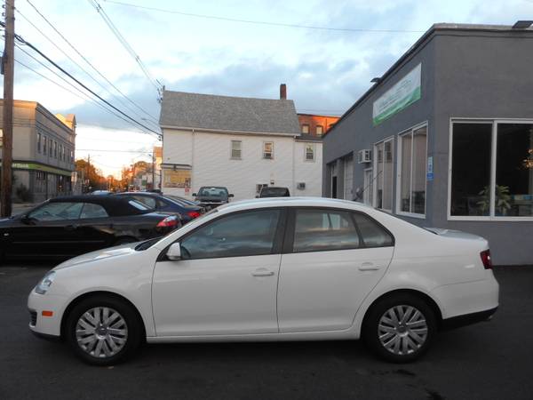 2010 VOLKSWAGEN JETTA 2.5S 5-SPEED MANUAL, ONLY 82K MILES. for sale in Whitman, MA – photo 2