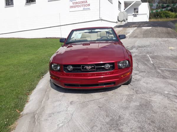 2006 Ford Mustang convertible one owner with 35k for sale in Bristol, TN – photo 4