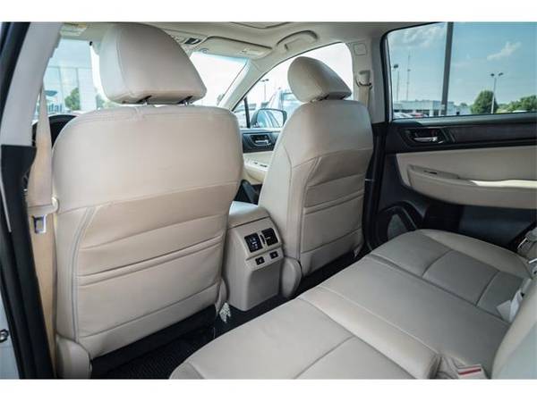 2017 Subaru Outback wagon 2.5i - Subaru Crystal White Pearl for sale in Springfield, MO – photo 12