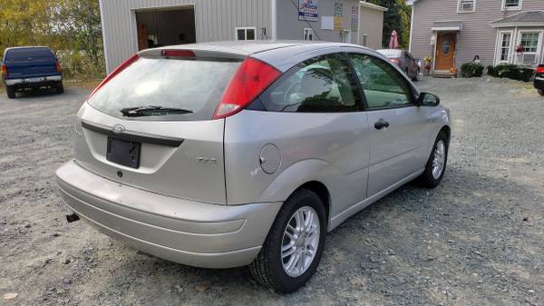 2005 ford focus zx3 hatchback for sale in Wynantskill, NY – photo 4
