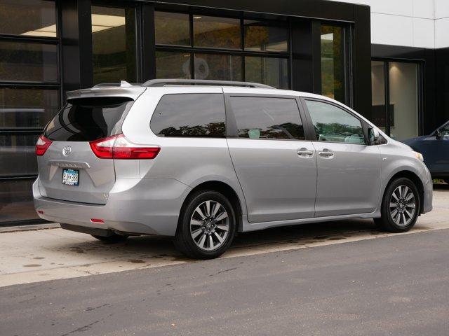 2018 Toyota Sienna XLE for sale in White Bear Lake, MN – photo 22