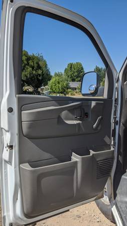 2006 3500 Chevy Express Cutaway 10 foot box Van - - by for sale in Sandy, OR – photo 9