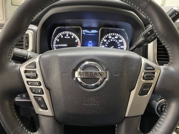 2017 Nissan Titan Crew Cab - Small Town & Family Owned! Excellent for sale in Wahoo, NE – photo 15