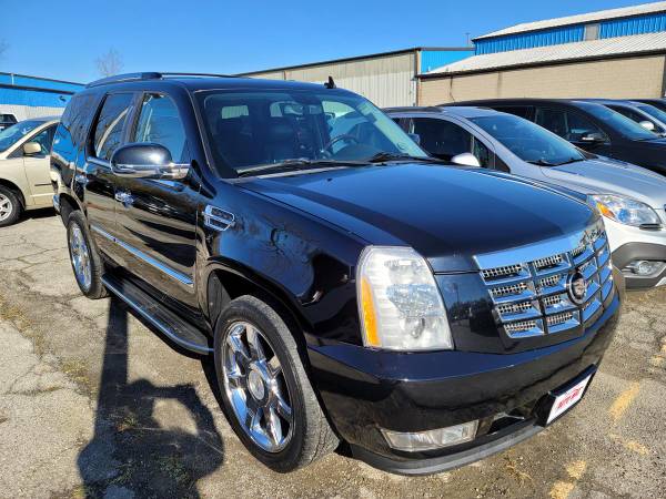 2010 CADILLAC Escalade Luxury - Guaranteed Approval-Drive Away... for sale in Oregon, OH – photo 3