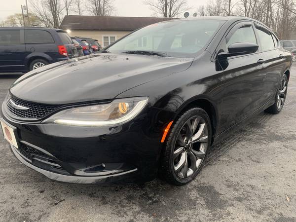 2015 CHRYSLER 200S! HEATED LEATHER! TOUCH SCREEN! REMOTE STARTER!! -... for sale in N SYRACUSE, NY – photo 2