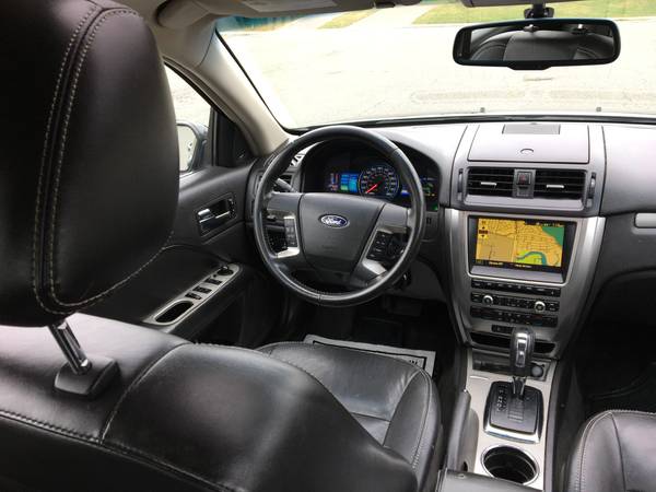 2010 Ford Fusion 4 Cylinder Hybrid Fully Loaded W/ Navigation system for sale in East Boston, MA – photo 18