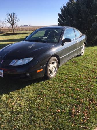 2004 Sunfire for parts - cars & trucks - by owner - vehicle... for sale in Marengo, IA – photo 2