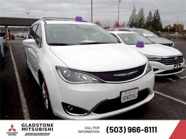2018 Chrysler Pacifica Touring L Passenger Van for sale in Milwaukie, OR