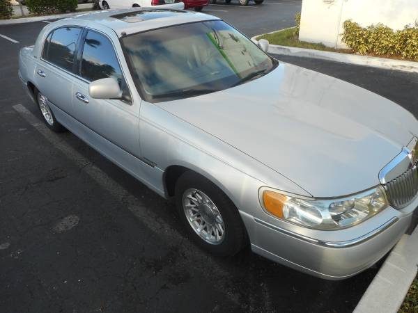Lincoln Town Car 1-owner garaged 68k miles like new needs nothing for sale in Hallandale, FL – photo 5