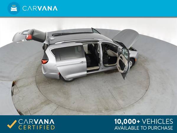 2018 Chrysler Pacifica Touring L Minivan 4D mini-van Silver - FINANCE for sale in Atlanta, GA – photo 14