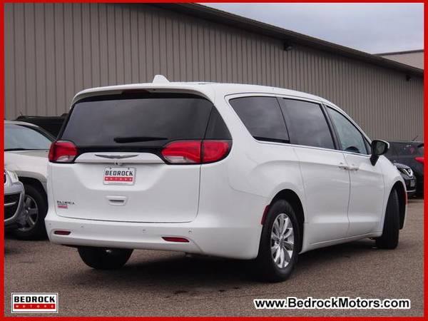 2018 Chrysler Pacifica LX for sale in Rogers, MN – photo 5