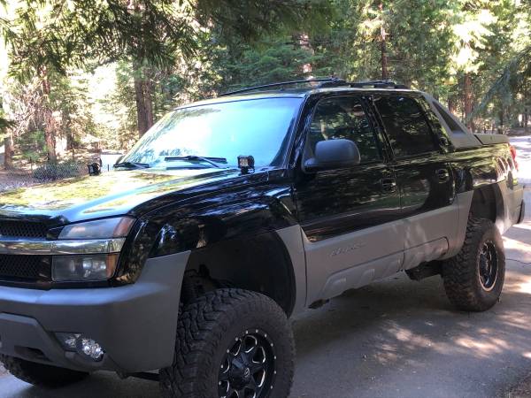 Moving sale price!!!!! 2002 chevy avalanche north face edition lifted for sale in Mount Shasta, CA – photo 5