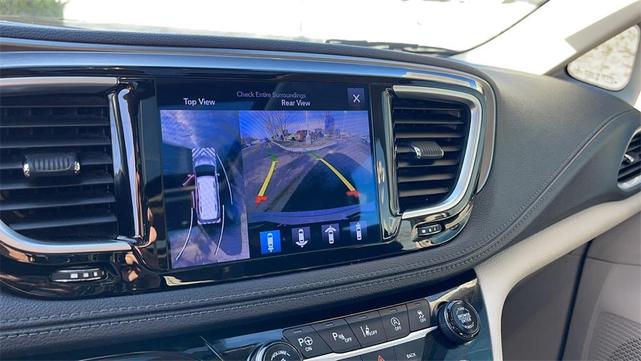 2017 Chrysler Pacifica Limited for sale in Bloomington, IN – photo 28