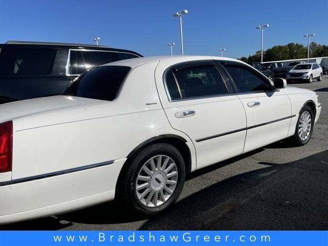 2005 Lincoln Town Car Signature for sale in Greer, SC – photo 2
