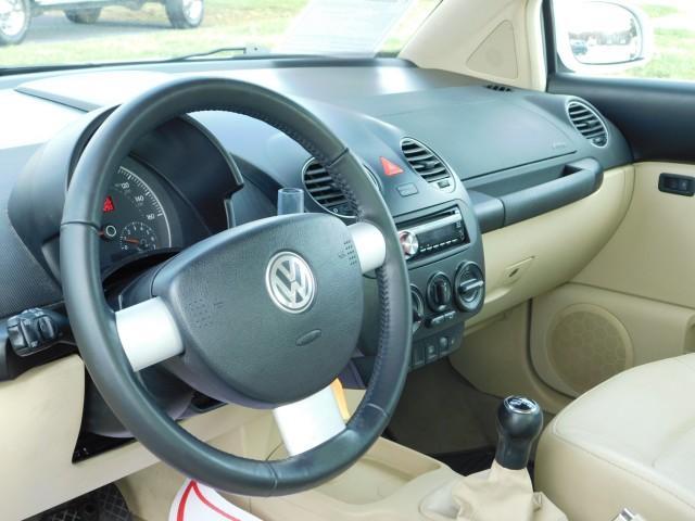2009 Volkswagen New Beetle 2.5 for sale in Fishers, IN – photo 11