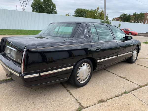 1997 Cadillac Deville BEAUTIFUL SOUTHERN CAR for sale in saginaw, MI – photo 3