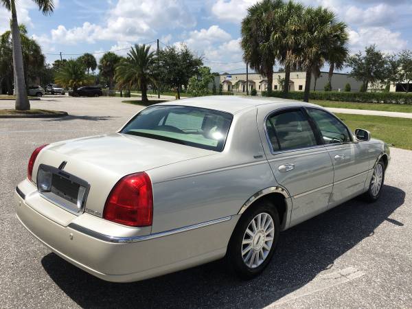 2004 Lincoln Town Car Signature for sale in Lehigh Acres, FL – photo 4